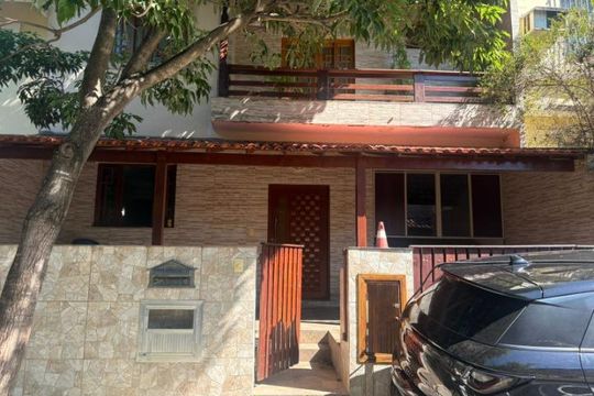 Fachada de casa de condomínio à venda com 5 quartos, 250m² em Lins de Vasconcelos, Rio de Janeiro