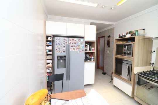 Cozinha de apartamento à venda com 3 quartos, 80m² em Portuguesa, Rio de Janeiro