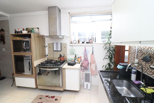 Cozinha de apartamento à venda com 3 quartos, 80m² em Portuguesa, Rio de Janeiro