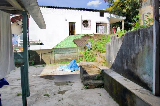Casa à venda com 2 quartos, 360m² em Santa Maria, Belo Horizonte