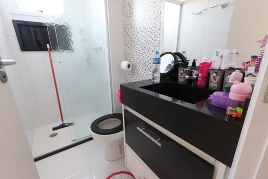 Banheiro Social de apartamento para alugar com 2 quartos, 117m² em Vila Lucia, São Paulo
