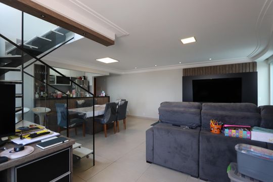 Apartamento para alugar com 2 quartos, 117m² em Vila Lucia, São Paulo