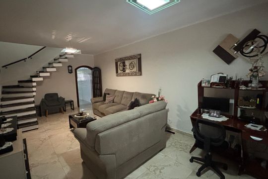 Casa à venda com 3 quartos, 181m² em Jardim Ana Maria, Santo André