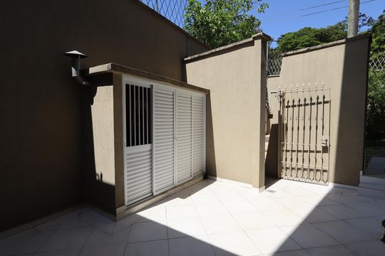 Quintal de casa para alugar com 3 quartos, 350m² em Morumbi, São Paulo