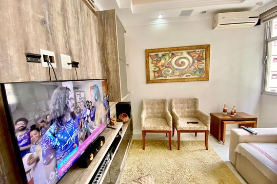 Sala de TV de apartamento à venda com 3 quartos, 85m² em Copacabana, Rio de Janeiro
