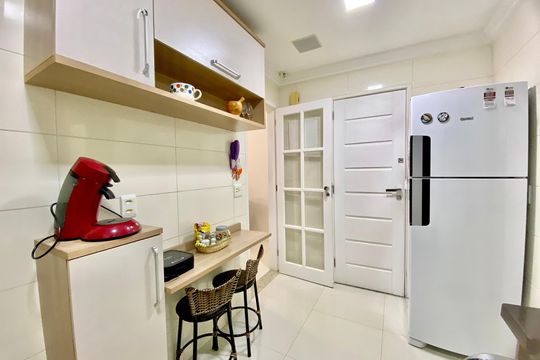 Cozinha de apartamento à venda com 3 quartos, 85m² em Copacabana, Rio de Janeiro