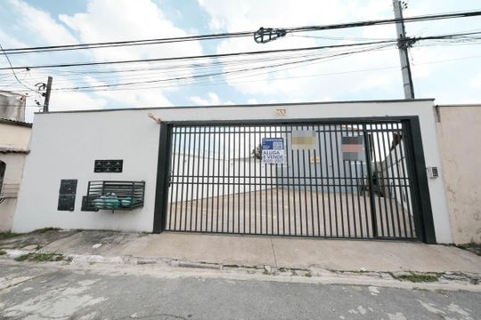 Fachada de casa de condomínio à venda com 2 quartos, 65m² em Burgo Paulista, São Paulo