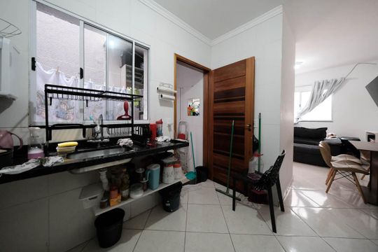 Sala/Cozinha de casa de condomínio à venda com 2 quartos, 65m² em Burgo Paulista, São Paulo
