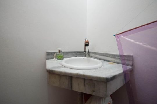Lavabo de casa de condomínio à venda com 2 quartos, 65m² em Burgo Paulista, São Paulo