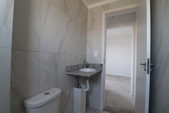 Banheiro 2 de apartamento para alugar com 2 quartos, 66m² em Vila Curuçá, Santo André
