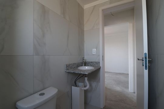 Banheiro 2 de apartamento para alugar com 2 quartos, 66m² em Vila Curuçá, Santo André