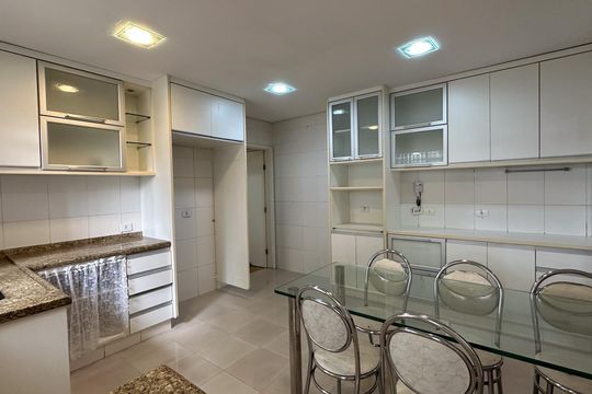 Cozinha de casa para alugar com 4 quartos, 175m² em Vila Regente Feijó, São Paulo