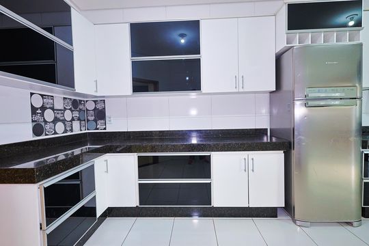 Cozinha de casa à venda com 4 quartos, 283m² em Jardim Atlantico, Goiânia