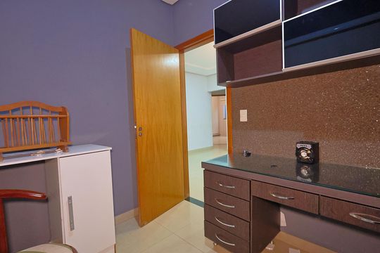 Escritório de casa à venda com 4 quartos, 283m² em Jardim Atlantico, Goiânia