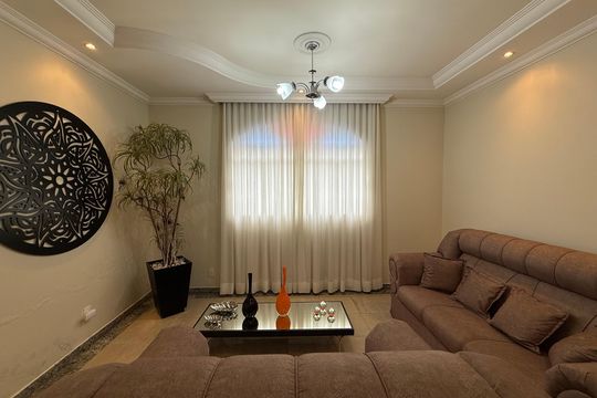 Casa à venda com 3 quartos, 460m² em Bandeirantes (Pampulha), Belo Horizonte