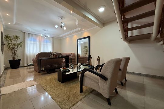 Casa à venda com 3 quartos, 460m² em Bandeirantes (Pampulha), Belo Horizonte