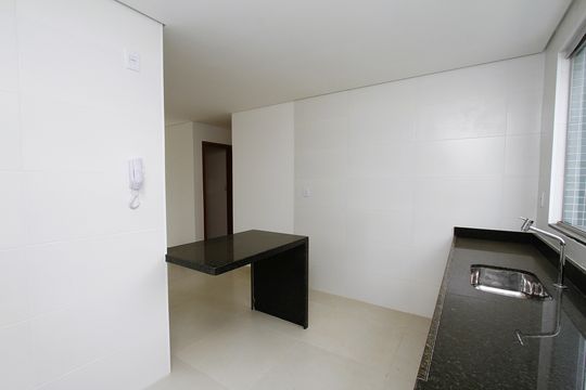 Cozinha de apartamento à venda com 3 quartos, 150m² em Salgado Filho, Belo Horizonte