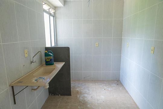 cozinha de apartamento à venda com 2 quartos, 49m² em Frei Leopoldo, Belo Horizonte