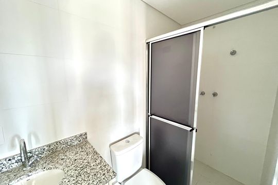 Banheiro de apartamento para alugar com 2 quartos, 45m² em Vila Galvão, Guarulhos