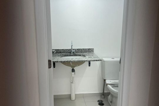 Banheiro de apartamento à venda com 2 quartos, 47m² em Penha de França, São Paulo