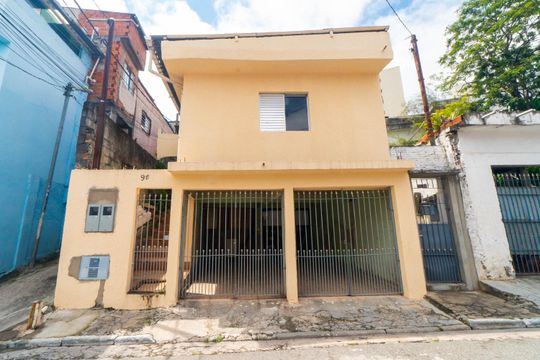 Fachada de casa à venda com 4 quartos, 120m² em Vila Fachini, São Paulo