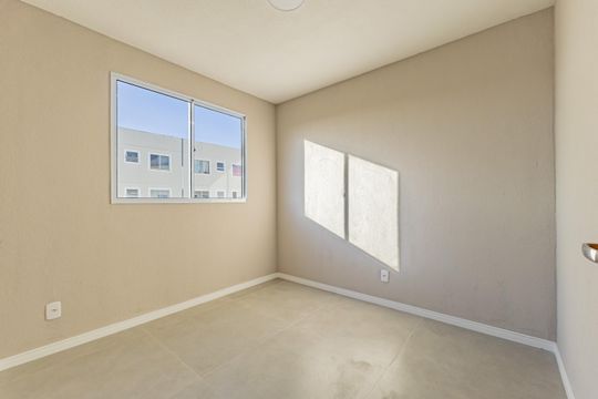 Quarto de apartamento à venda com 2 quartos, 40m² em Restinga, Porto Alegre