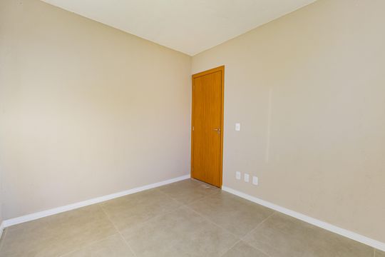 Quarto de apartamento à venda com 2 quartos, 40m² em Restinga, Porto Alegre
