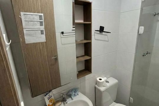 Banheiro de apartamento à venda com 2 quartos, 51m² em Tanque, Rio de Janeiro