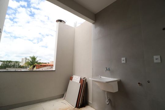 Área de Serviço de casa para alugar com 3 quartos, 166m² em Jardim Patricia, Uberlândia