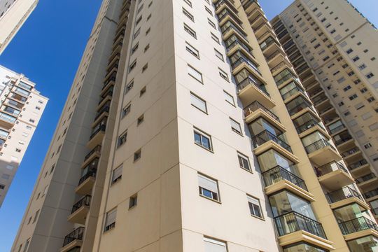Fachada de apartamento para alugar com 2 quartos, 87m² em Jardim Tupanci, Barueri