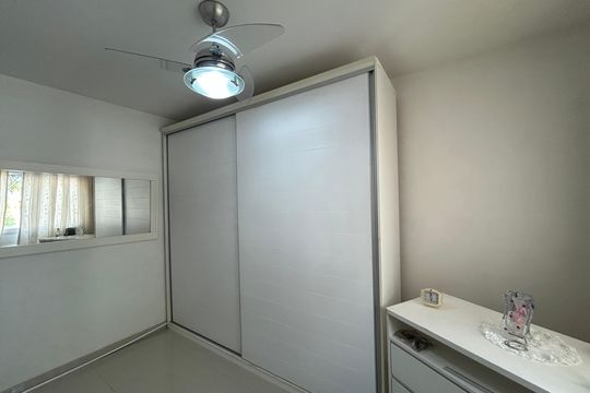 Suíte de apartamento para alugar com 3 quartos, 81m² em Vila Valqueire, Rio de Janeiro
