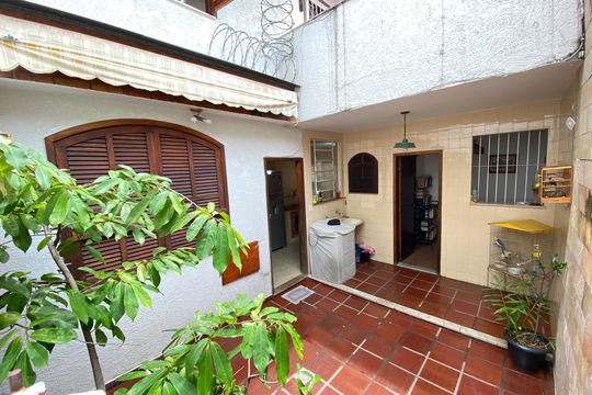 Casa à venda com 4 quartos, 180m² em Piedade, Rio de Janeiro