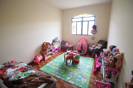 Quarto 3 de casa à venda com 3 quartos, 360m² em Novo Riacho, Contagem