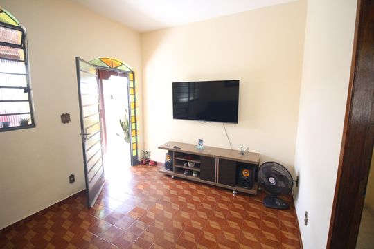 Sala de casa à venda com 3 quartos, 360m² em Novo Riacho, Contagem