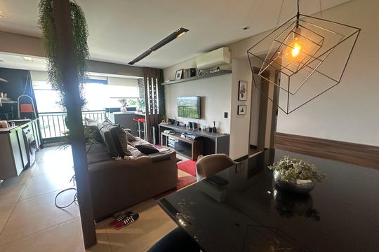 Sala de apartamento à venda com 2 quartos, 63m² em Alphaville Empresarial, Barueri