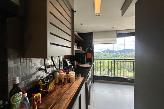Cozinha de apartamento à venda com 2 quartos, 63m² em Alphaville Empresarial, Barueri