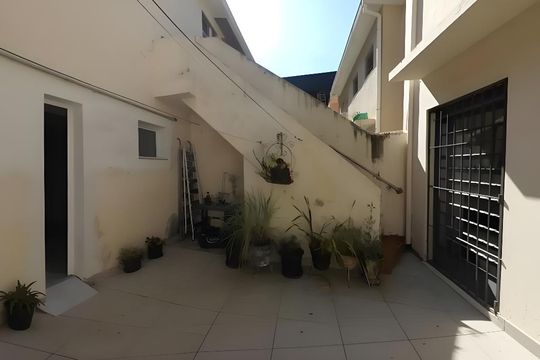 Casa para alugar com 4 quartos, 210m² em Jardim das Acacias, São Paulo