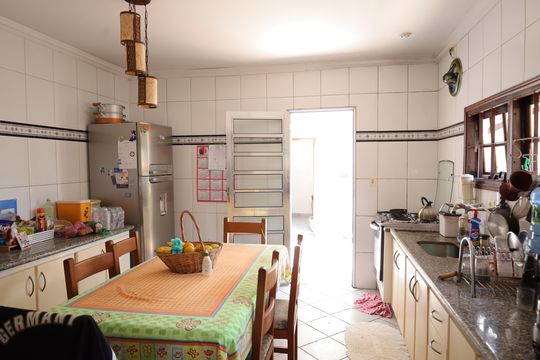 Casa à venda com 2 quartos, 110m² em Vila Campo Grande, São Paulo