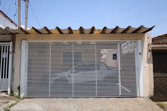 Casa à venda com 2 quartos, 110m² em Vila Campo Grande, São Paulo