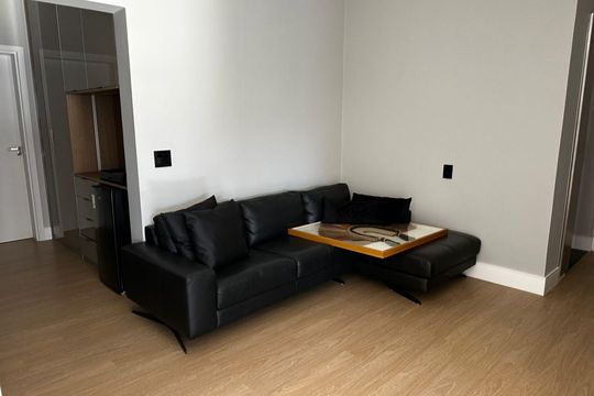 Quarto de casa de condomínio para alugar com 3 quartos, 420m² em Loteamento Residencial Arborais, Campinas