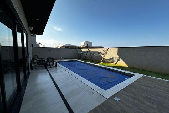 Área externa de casa de condomínio para alugar com 3 quartos, 420m² em Loteamento Residencial Arborais, Campinas