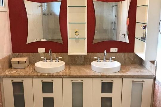 Casa de Condomínio à venda com 3 quartos, 660m² em Jardim Novo Mundo, Jundiaí
