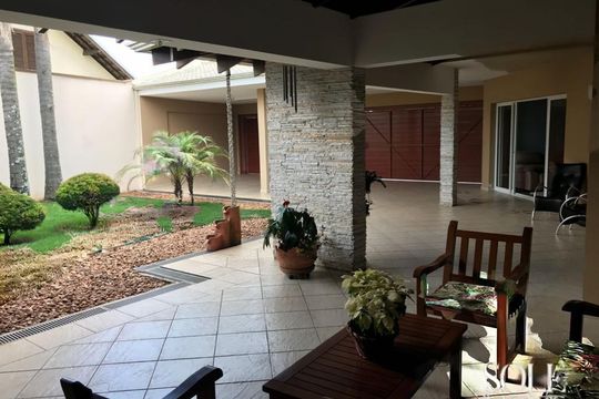 Casa de Condomínio à venda com 3 quartos, 660m² em Jardim Novo Mundo, Jundiaí