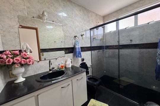 Casa à venda com 5 quartos, 144m² em Betânia, Belo Horizonte