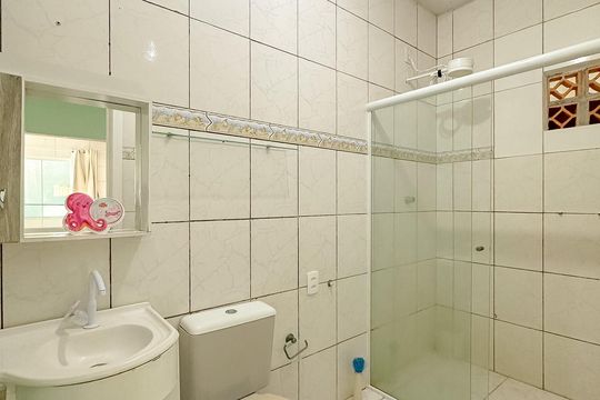 Banheiro 1 de casa para alugar com 4 quartos, 221m² em Ingleses do Rio Vermelho, Florianópolis