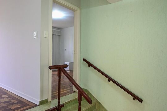 Corredor de casa à venda com 2 quartos, 181m² em Jardim Londrina, São Paulo