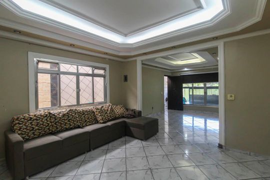 Sala de casa à venda com 4 quartos, 180m² em Jardim Paraguacu, São Paulo