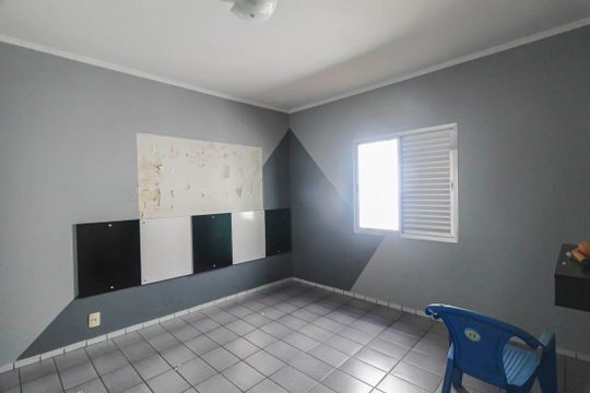 Quarto 3 de casa à venda com 4 quartos, 180m² em Jardim Paraguacu, São Paulo