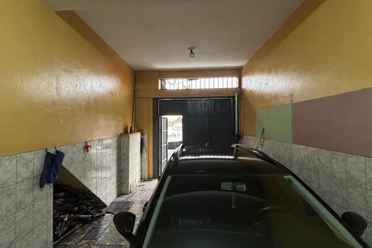 Garagem de casa à venda com 3 quartos, 106m² em Condomínio Maracanã, Santo André