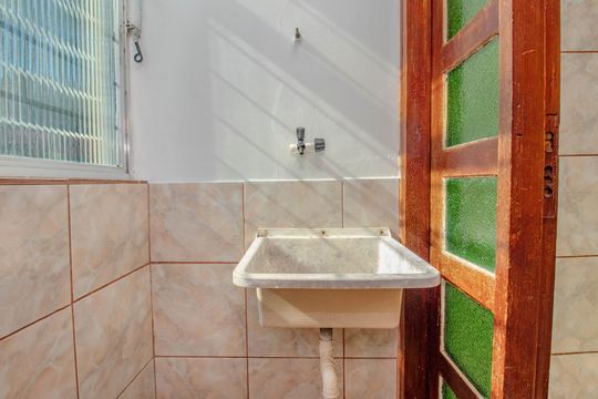 Cozinha e Área de Serviço de apartamento para alugar com 1 quarto, 37m² em Jardim Leopoldina, Porto Alegre